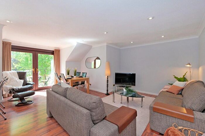 3 Bedroom Flat To Rent In Craigieburn Park, Springfield Road, AB15