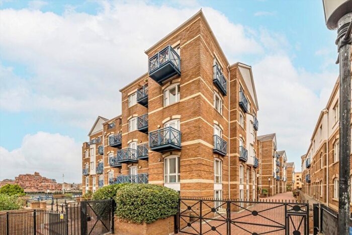 Flat For Sale In King & Queen Wharf, Rotherhithe, SE16