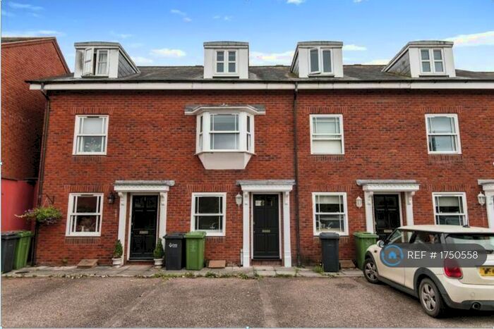 4 Bedroom Terraced House To Rent In Sivell Mews, Exeter, EX2
