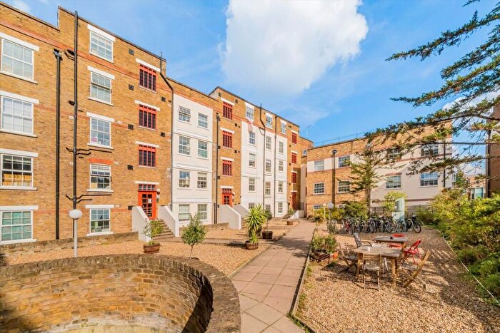 1 Bedroom Flat To Rent In Old Castle Street, Aldgate, E1