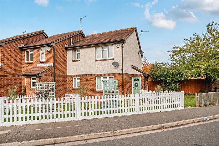 1 Bedroom End Terrace House For Sale In Rabournmead Drive, Northolt, UB5
