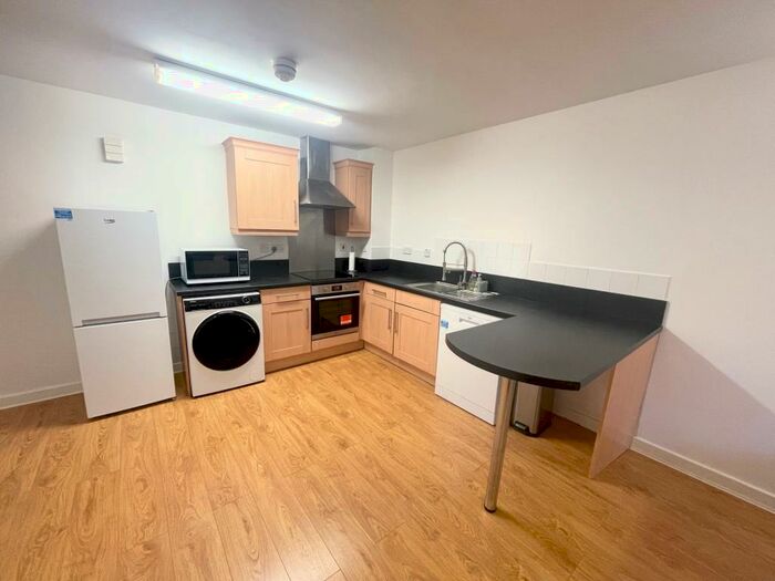 2 Bedroom Flat To Rent In Park West, Nottingham City Centre, NG7