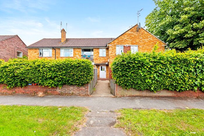 2 Bedroom Maisonette For Sale In New Causeway, Reigate, RH2