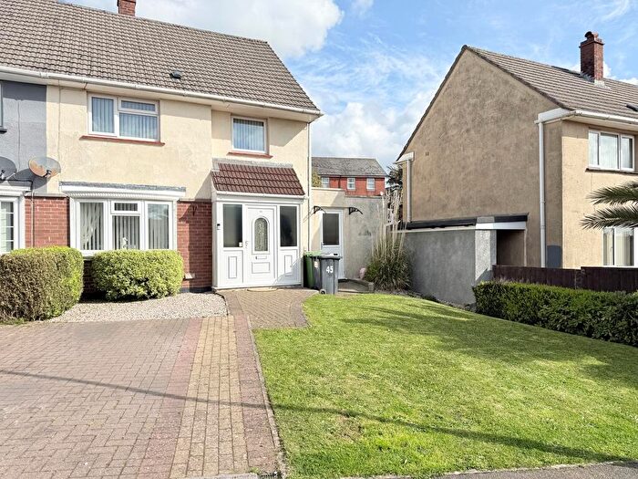 3 Bedroom Semi Detached House For Sale In Three Bedroom Semi Detached House With Driveway And Garden, PL5