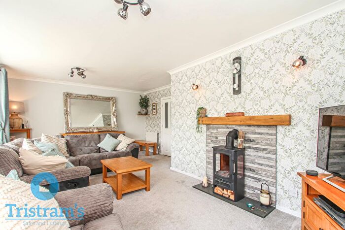 2 Bedroom Detached Bungalow For Sale In Heather Rise, Beeston, NG9