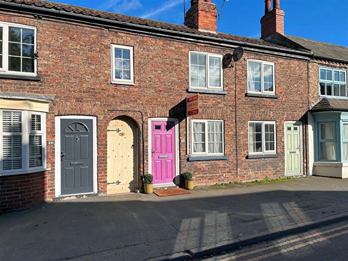 2 Bedroom Cottage For Sale In Rythergate, Cawood, YO8