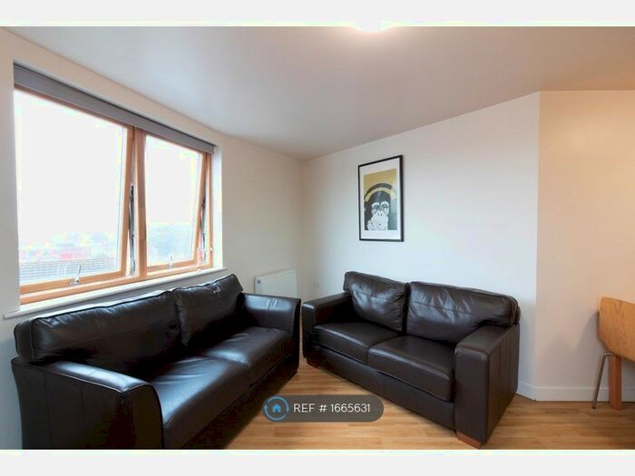 4 Bedroom Flat To Rent In Mulberry Court, Southampton, SO14