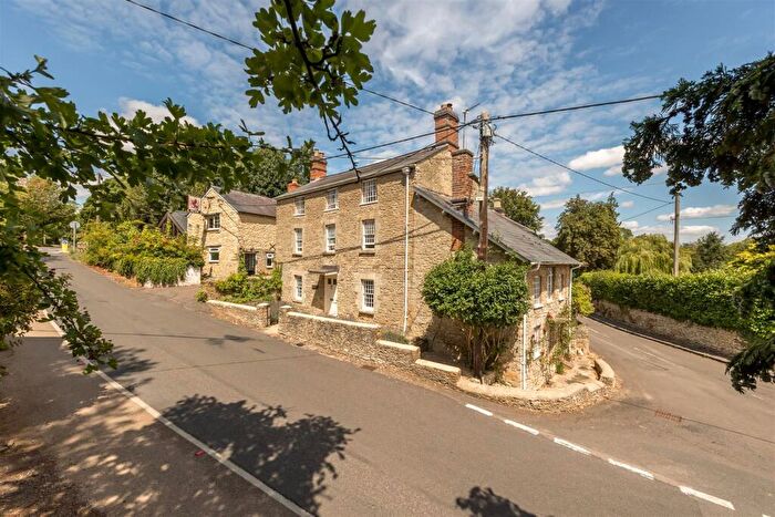 5 Bedroom Detached House For Sale In South Side, Steeple Aston, OX25