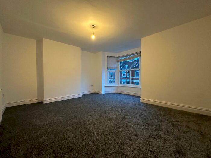 4 Bedroom Terraced House To Rent In Linden Road, Gillingham, ME7