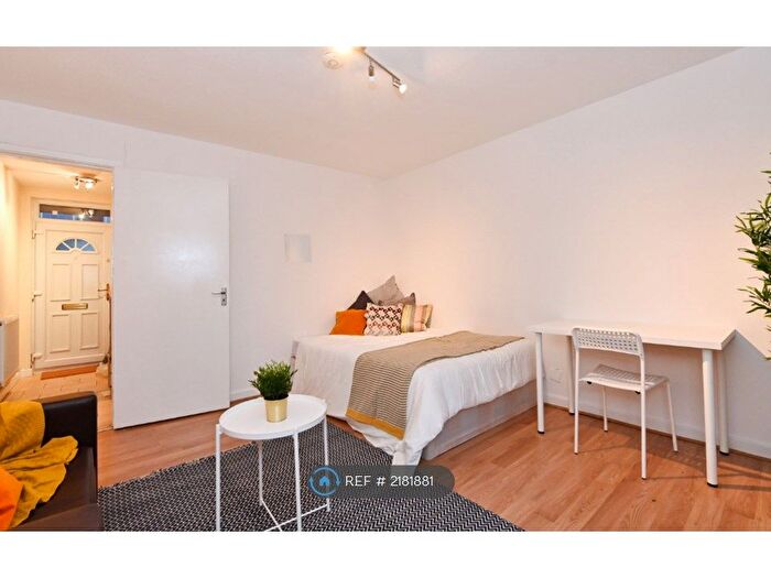 5 Bedroom Terraced House To Rent In Centurion Close, London, N7