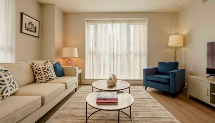 2 Bedroom Flat To Rent In Circus Apartments, Westferry Circus, Canary Wharf, London, E14