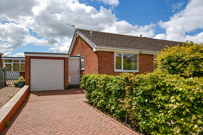 2 Bedroom Bungalow For Sale In Sutton Lane, Adlington, Chorley, PR6