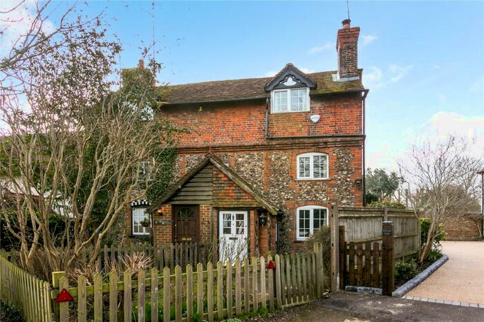 3 Bedroom End Of Terrace House For Sale In Henley Road, Hurley, Maidenhead, Berkshire, SL6