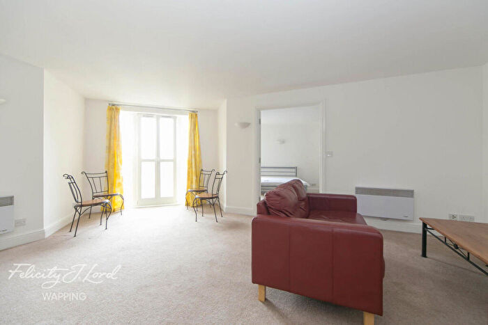 2 Bedroom Flat For Sale In Commercial Road, London, E1