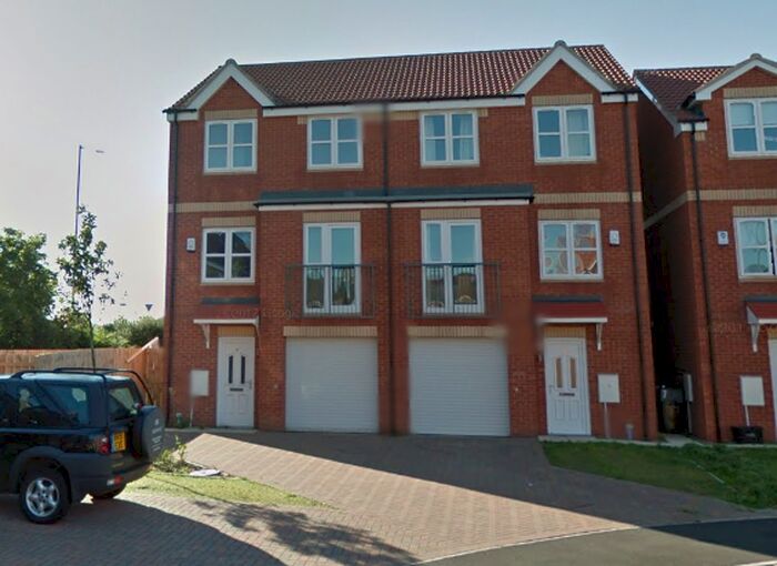 4 Bedroom Semi-Detached House To Rent In Saltwater Court, Middlesbrough, TS4