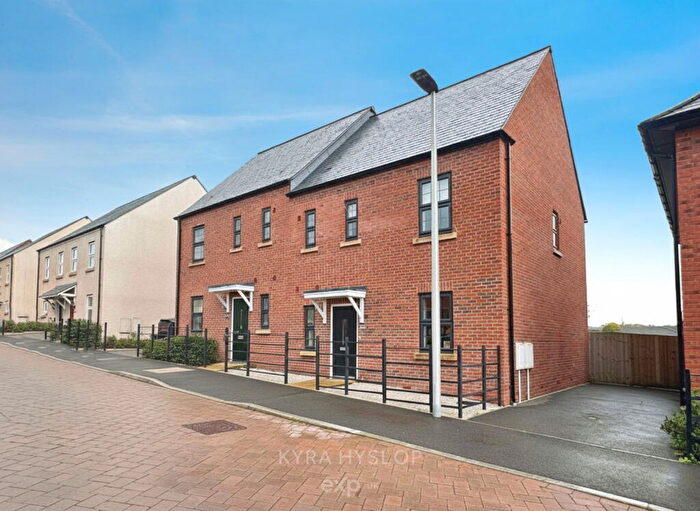 3 Bedroom Semi Detached House For Sale In Topsham, Exeter, EX2