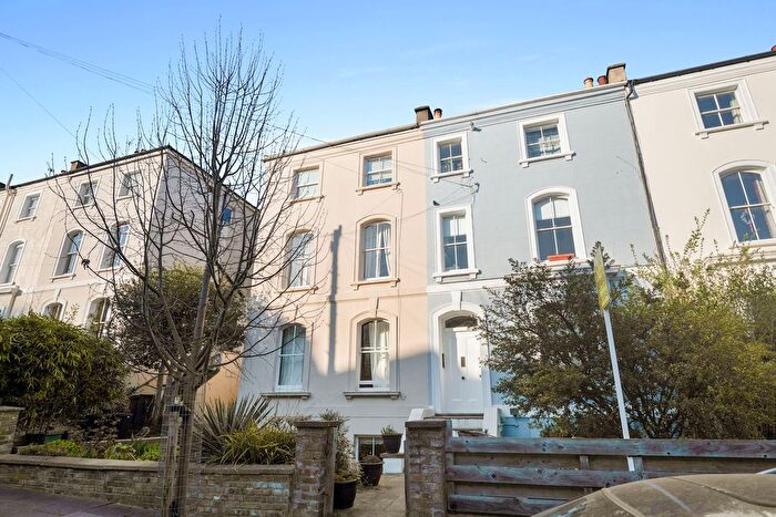 3 Bedroom Flat To Rent In A, Miranda Road, Whitehall Park, N19