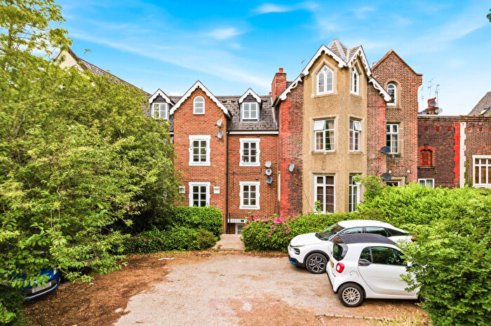 2 Bedroom Flat To Rent In Slough, SL1