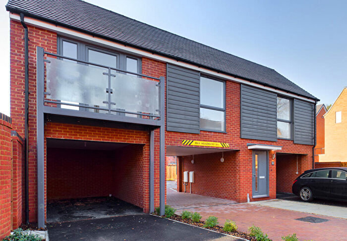 2 Bedroom Coach House To Rent In Bordon, GU35