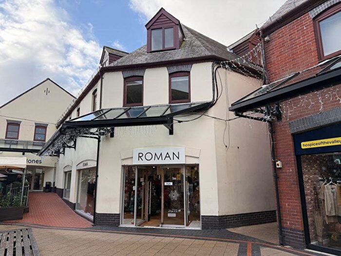 3 Bedroom Flat To Rent In Cibi Walk, Abergavenny, NP7