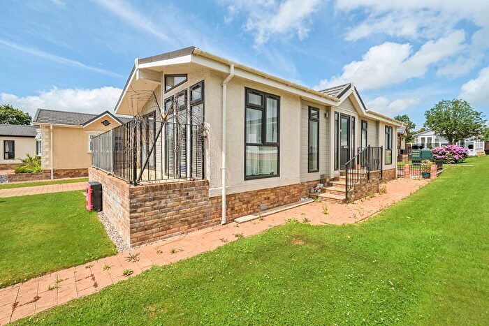 2 Bedroom Mobile/park Home For Sale In Dolbeare Court, Landrake, Saltash, Cornwall, PL12