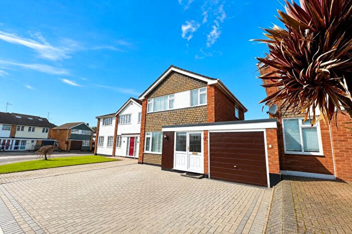3 Bedroom Detached House To Rent In The Paddocks, Rayleigh, Essex, SS6