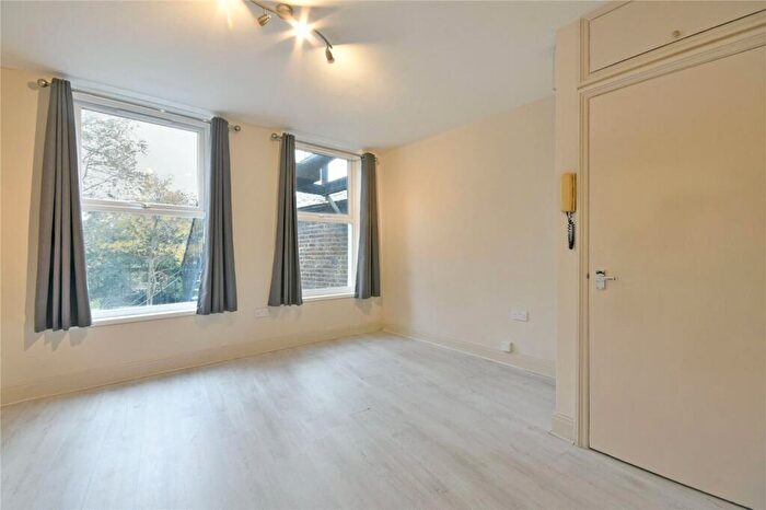 Studio To Rent In Pellatt Grove, Wood Green, N22