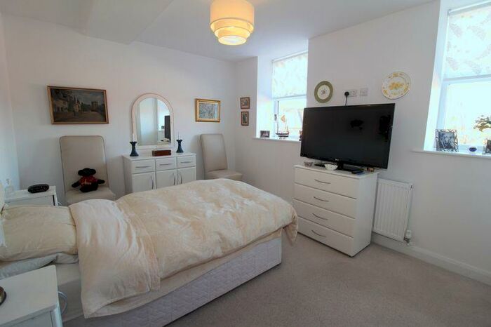 2 Bedroom Flat For Sale In London Road South, Poynton, SK12
