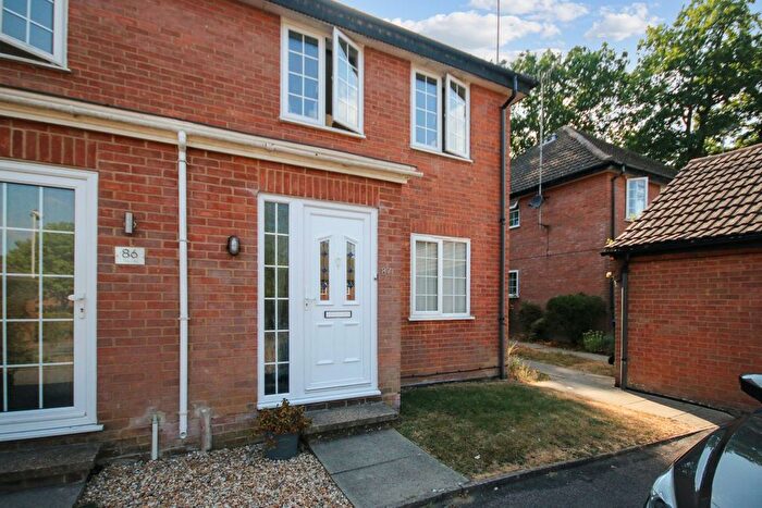 1 Bedroom Maisonette For Sale In The Dell, East Grinstead, RH19
