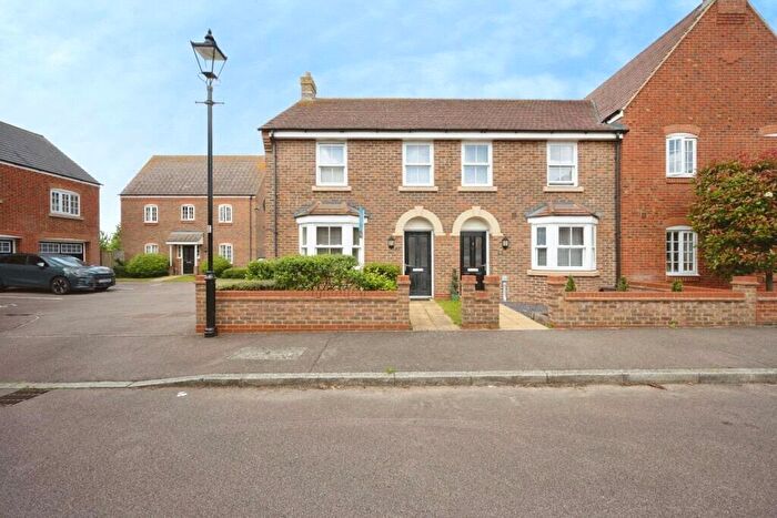 3 Bedroom End Of Terrace House For Sale In Oliver Close, Kempston, Bedford, Bedfordshire, MK42