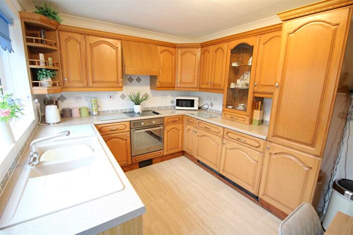 2 Bedroom Semi-Detached House For Sale In Invargarry Close, Garforth, Leeds, LS25