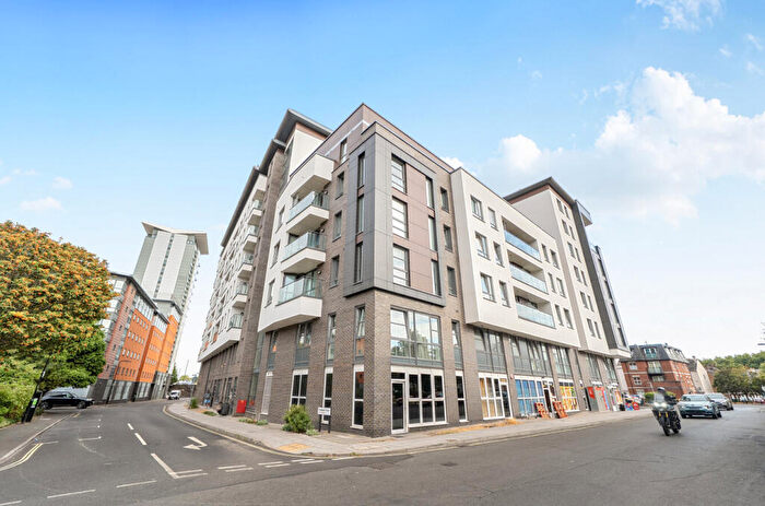 1 Bedroom Flat For Sale In College Street, Southampton, Hampshire, SO14