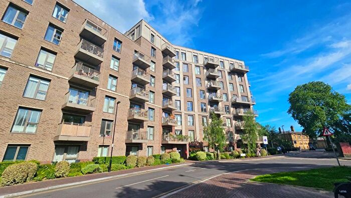 1 Bedroom Flat For Sale In Adenmore Road, London, SE6