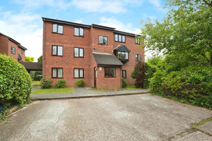 Studio To Rent In Blacksmith Close Chadwell Heath, RM6