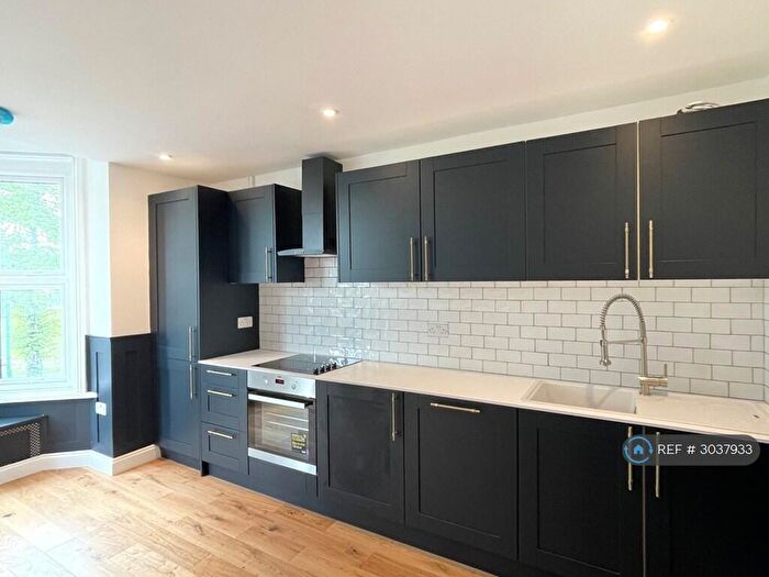 2 Bedroom Flat To Rent In Woodbridge Road, Guildford, GU1