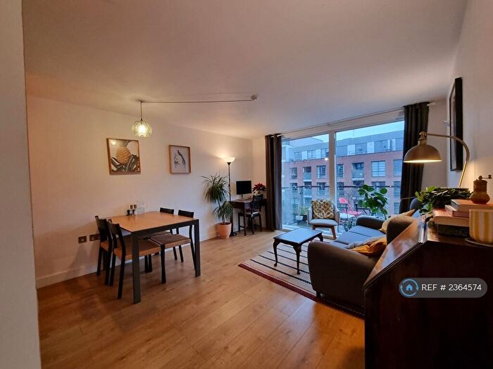 2 Bedroom Flat To Rent In Kleine Wharf, London, N1