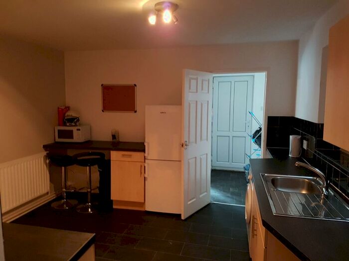 2 Bedroom End Of Terrace House To Rent In Lonsdale Road, Lenton, Nottingham, Nottinghamshire, NG7