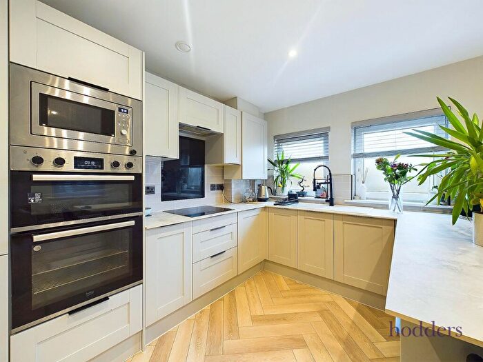 2 Bedroom Apartment To Rent In Surrey, KT8