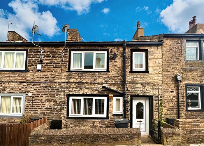 2 Bedroom Terraced House To Rent In West Street, Shelf, HX3