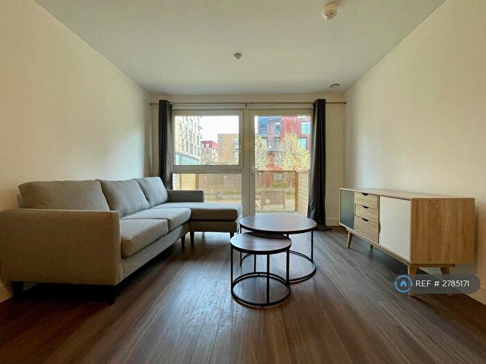 1 Bedroom Flat To Rent In Copenhagen Court, London, SE8