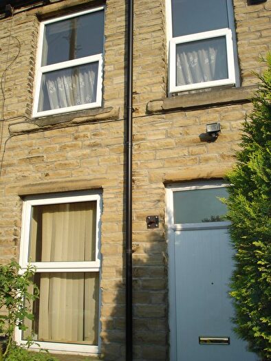 2 Bedroom End Of Terrace House To Rent In Sheepridge Road, Deighton, Huddersfield, HD2
