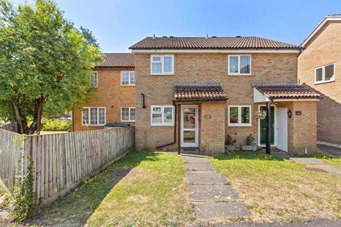 2 Bedroom Semi-Detached House For Sale In Lansdowne Way, High Wycombe, HP11