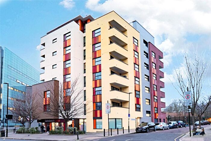 2 Bedroom Apartment To Rent In Lloyds Row, London, EC1R