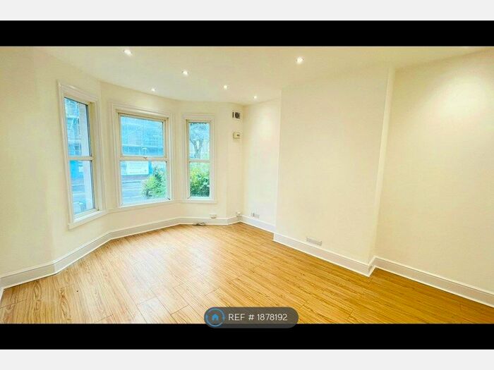 2 Bedroom Maisonette To Rent In Brighton Road, South Croydon, CR2