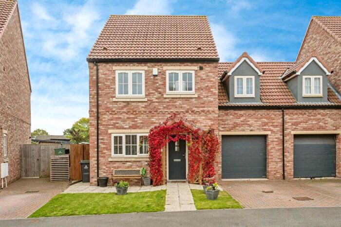 5 Bedroom Link Detached House For Sale In Wharf Crescent, Thorne, Doncaster, DN8