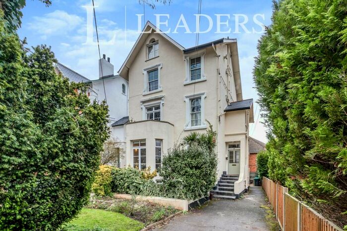 2 Bedroom Apartment To Rent In Oak Hill Road, Surbiton, KT6