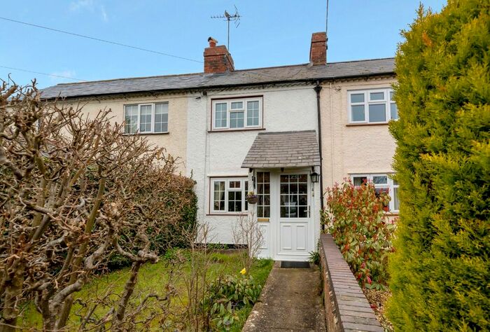 2 Bedroom Cottage For Sale In Station Road, Eckington, Pershore, Worcestershire, WR10