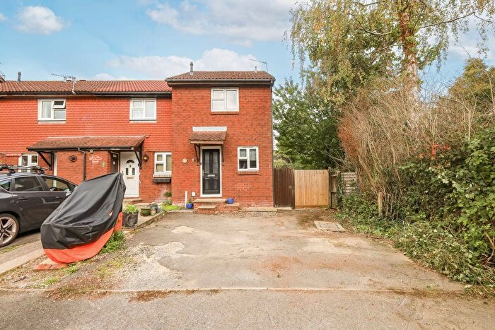 2 Bedroom End Of Terrace House To Rent In Kingslea, Horsham, RH13