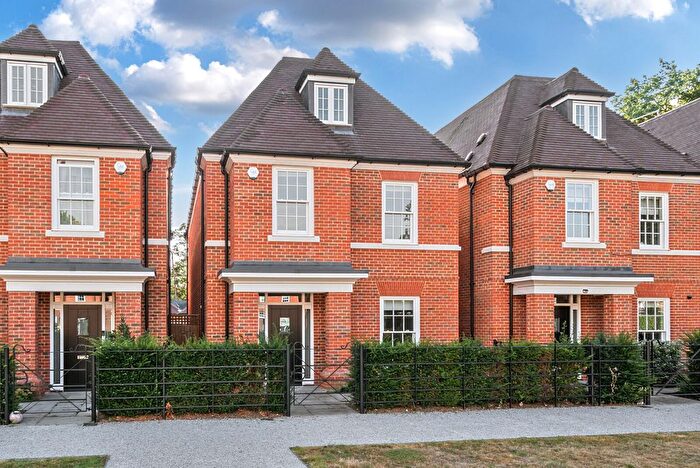 4 Bedroom Detached House To Rent In Broadoaks Park Road, West Byfleet, KT14
