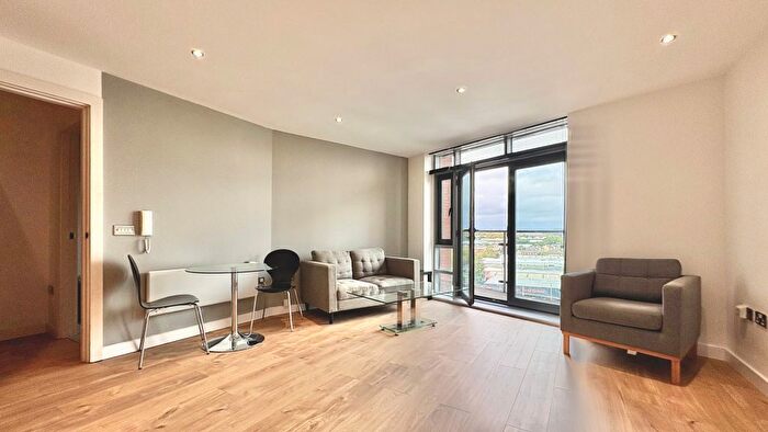 1 Bedroom Flat To Rent In Gotts Road, Leeds, LS12